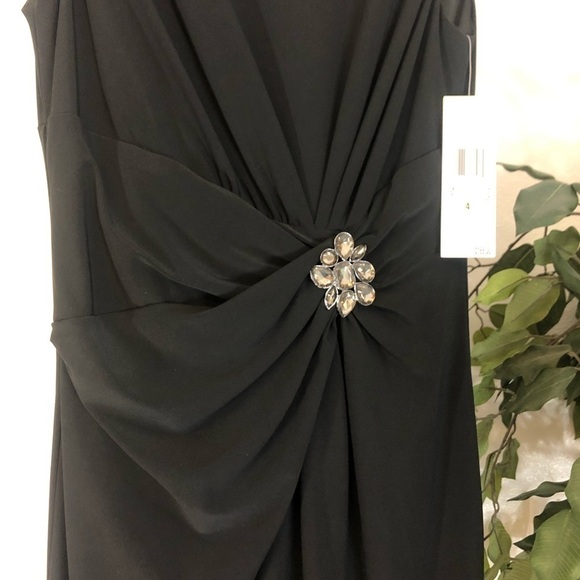NWT Anne Klein Black Dress With Jeweled Accent - Picture 2 of 8